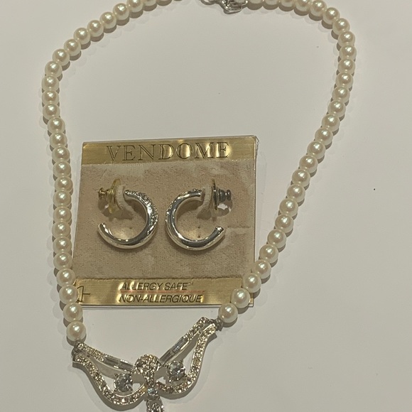 GORGEOUS VINTAGE VENDOME/Coro SET - Picture 6 of 6